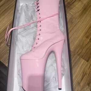BRAND NEW INFINITY 1050 Baby Pink Pleaser Boots